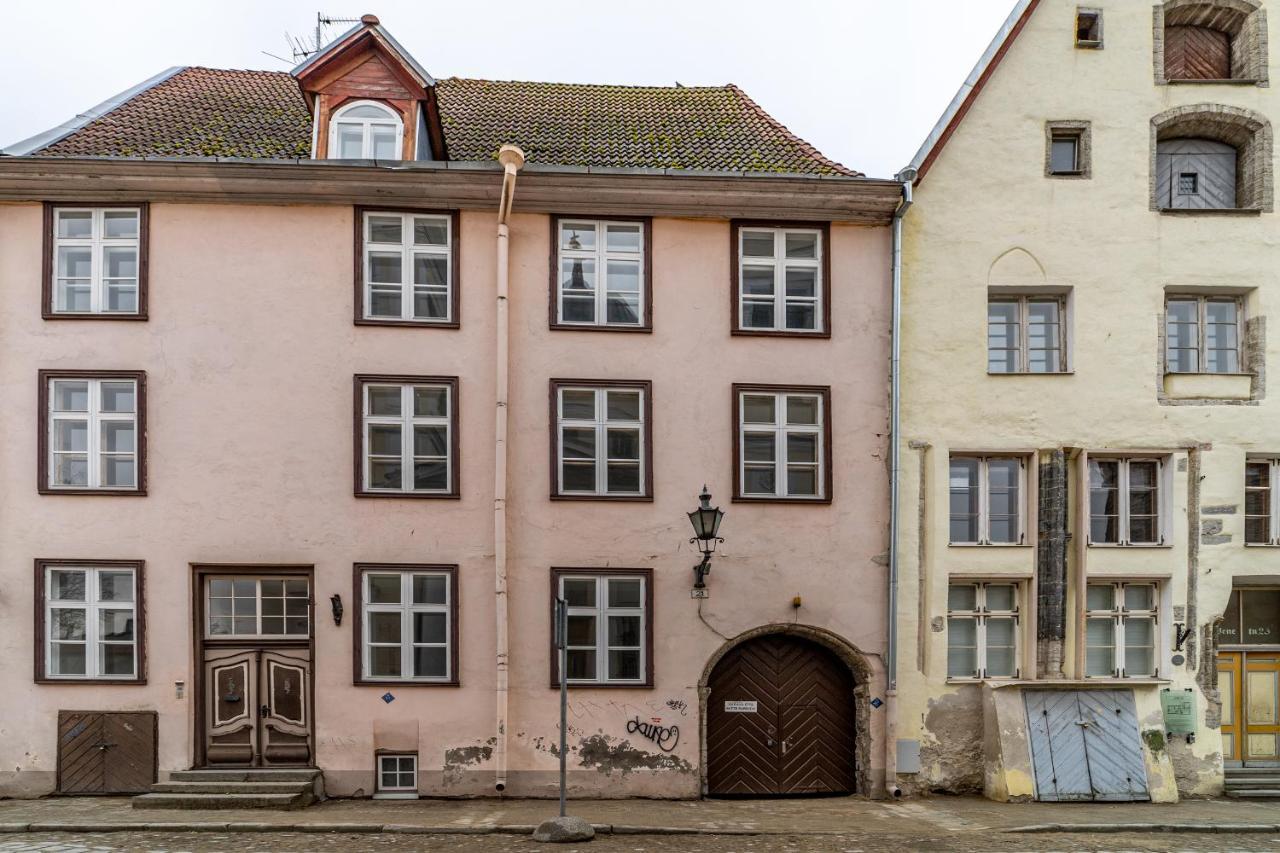 Roofs Of The Old Tallinn Guest House エクステリア 写真