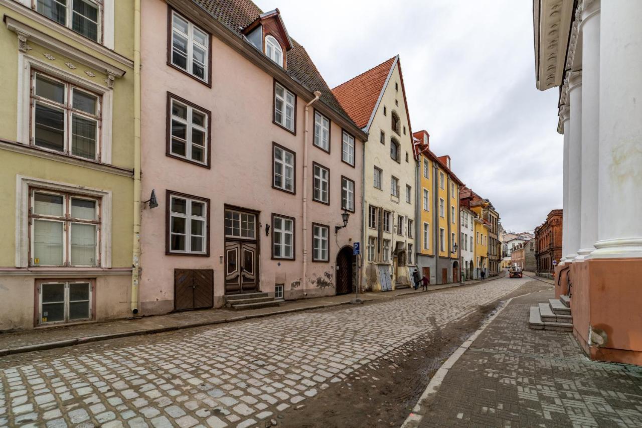 Roofs Of The Old Tallinn Guest House エクステリア 写真